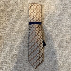 NWT Material London 100% Silk Tan and Coral Neck Tie